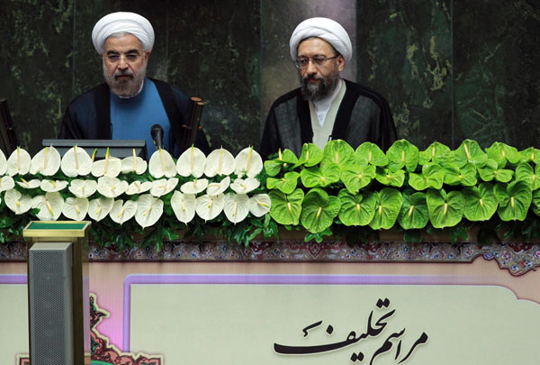 روحاني يؤدي اليمين الدستورية رئيسا لإيران