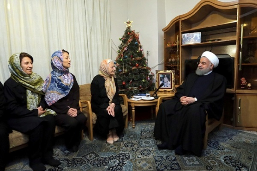 روحاني : جميع الاديان والاعراق يعيشون في ايران جنبا الى جنب 