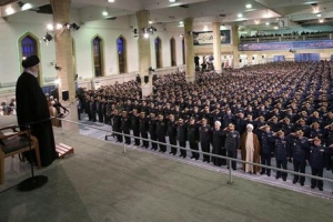الإمام الخامنئي يستقبل المنتسبين للقوة الجوية في ذكرى ملحمة التاسع عشر من بهمن