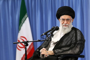 الإمام الخامنئي: صمود إيران ضد الإرهاب خارجياً حماها من هجمات إرهابية عديدة في الداخل+صور