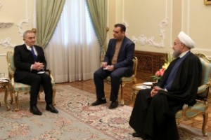 الرئيس روحاني: فتح صفحة جديدة للتعاون مع رومانيا في مختلف المجالات