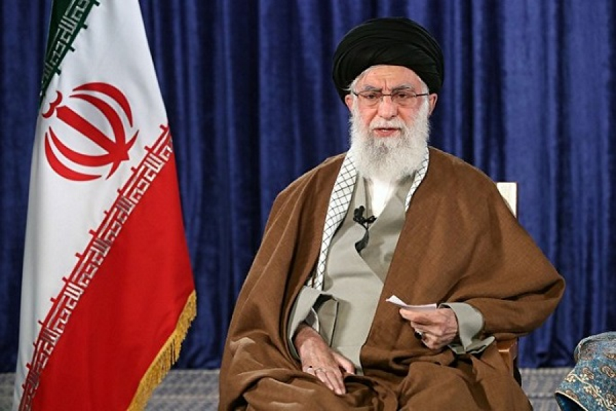قائد الثورة الاسلامية : الوباء المتفشي يعد امتحانا للحكومات والشعوب