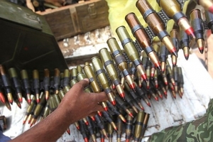 ليبيا مركز لتجارة الأسلحة عبر الانترنت