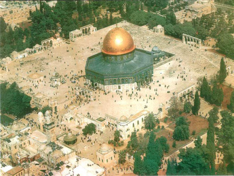 القدس والرجعية العربية والاستكبار العالمي في عيد النصر
