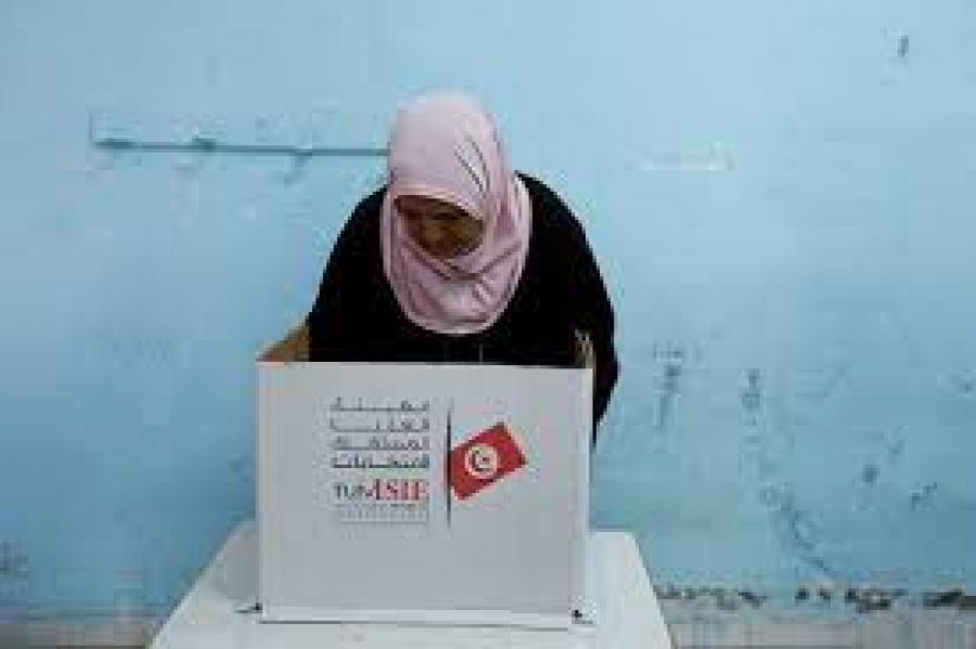 وسط مقاطعة أحزاب سياسية رئيسية.. بدء التصويت بالانتخابات التشريعية في تونس