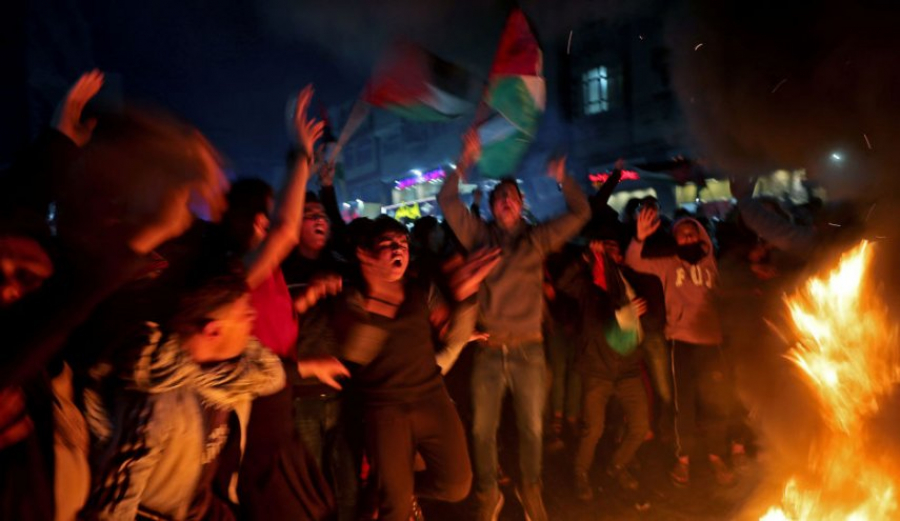 اندلاع المظاهرات في قطاع غزة بعد إعلان &quot;صفقة ترامب&quot;