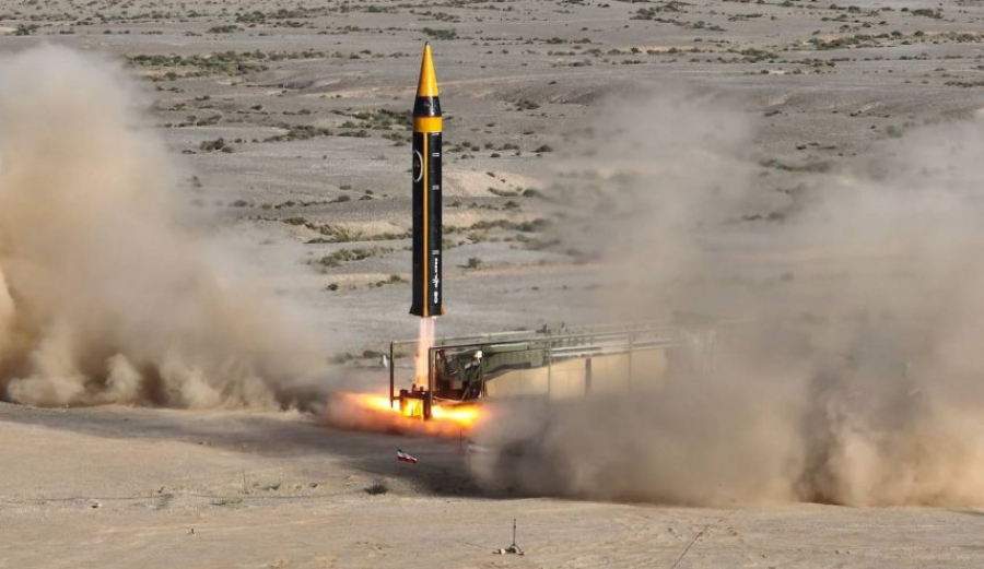 ايران تزيح الستار عن احدث صاروخ بالستي باسم &quot;خيبر&quot;