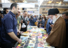 الإمام الخامنئي يزور معرض طهران الدولي للكتاب