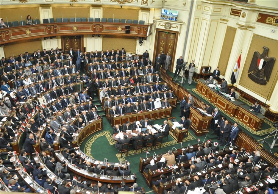 البرلمان المصري يوافق على نشر قوات مسلحة في مهام قتالية بالخارج