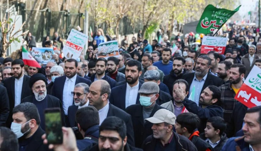 البيان الختامي لمسيرات ذكرى الثورة الإسلامية بإيران يدين جرائم الاحتلال في غزة