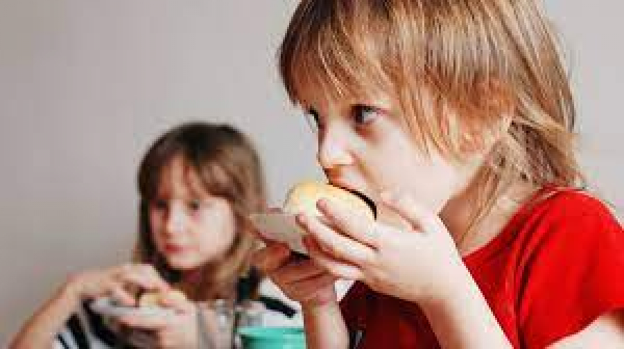 9 أطعمة يجب عدم الاستغناء عنها في نظام طفلك الغذائي