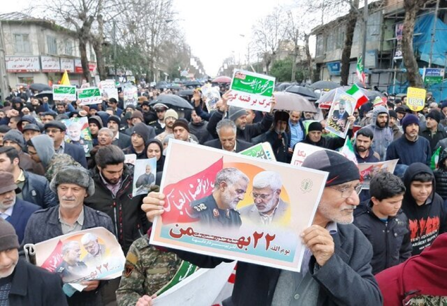 إنطلاق مسيرات جماهيرية في الذكرى الـ44 لإنتصار الثورة الإسلامية في أنحاء إيران