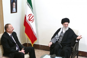 الإمام الخامنئي يستقبل السيد إلهام عليوف رئيس جمهورية آذربيجان