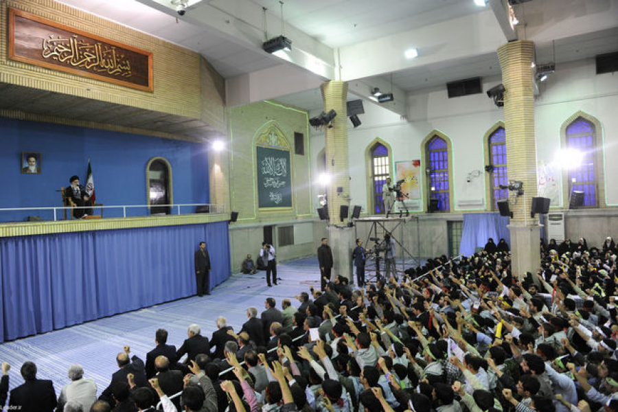 كلمة الإمام الخامنئي في اللقاء السنوي مع طلاب المدارس والجامعات