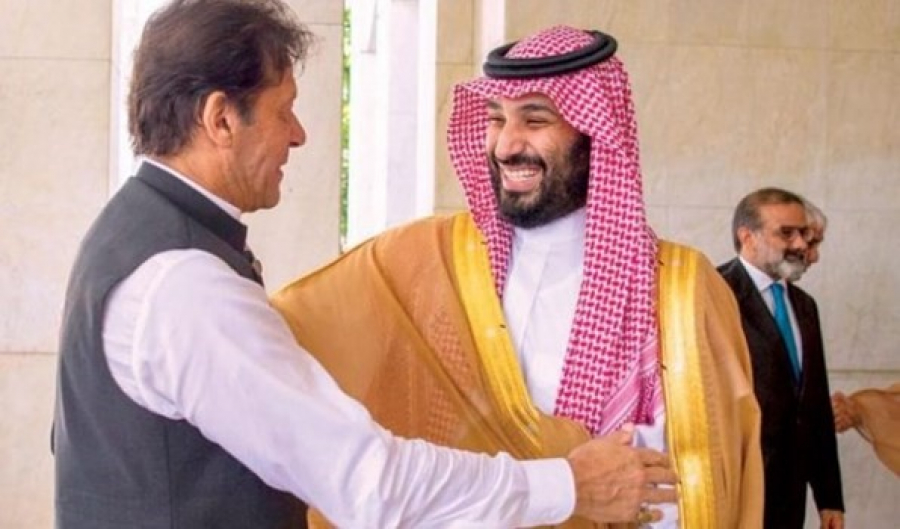 عمران خان يكشف: إبن سلمان وترامب طلبا مني التواصل مع روحاني للتهدئة في الخليج