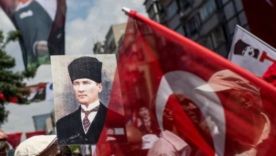 تركيا بين علمانية أتاتورك وإسلام إردوغان