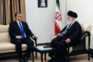 Ayatollah Khamenei receives Hungarian Prime Minister Viktor Orbán