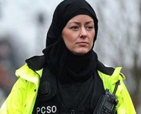 افسران زن مسلمان در کانادا محجبه می‌شوند