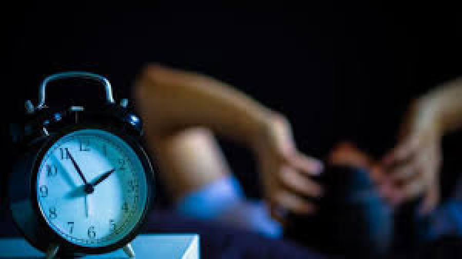 ۱۲ راه حل موثر غلبه بر بی خوابی ایام کرونایی
