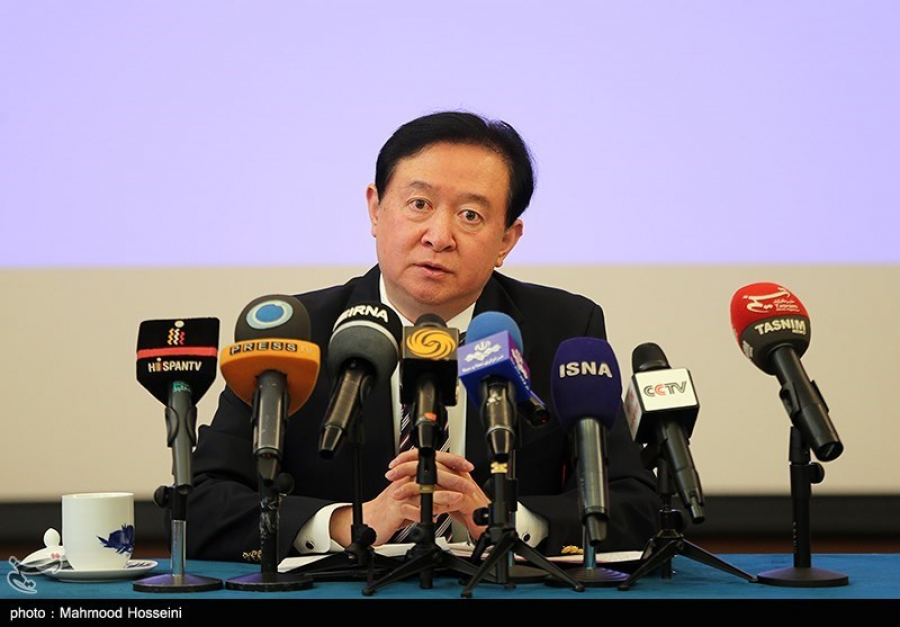 سفیر چین از ورود اولین محموله کمک‌های پکن به ایران برای مبارزه با ویروس کرونا خبر داد
