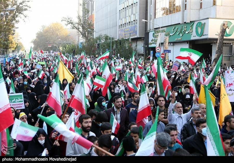 تهرانی‌ها رکورد جمعیت در مراسم ۱۳ آبان را زدند