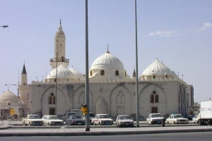 در مسجد غمامه