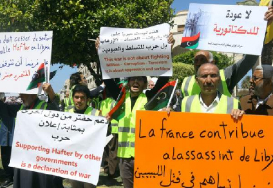 Des Libyens en gilets jaunes à Tripoli pour dénoncer le «soutien» de Paris au conflit en Libye