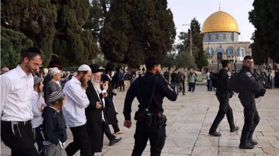 Les colons israéliens ont pris d’assaut la mosquée Al-Aqsa