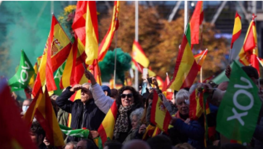 Espagne : des milliers de personnes manifestent contre le gouvernement de Sanchez