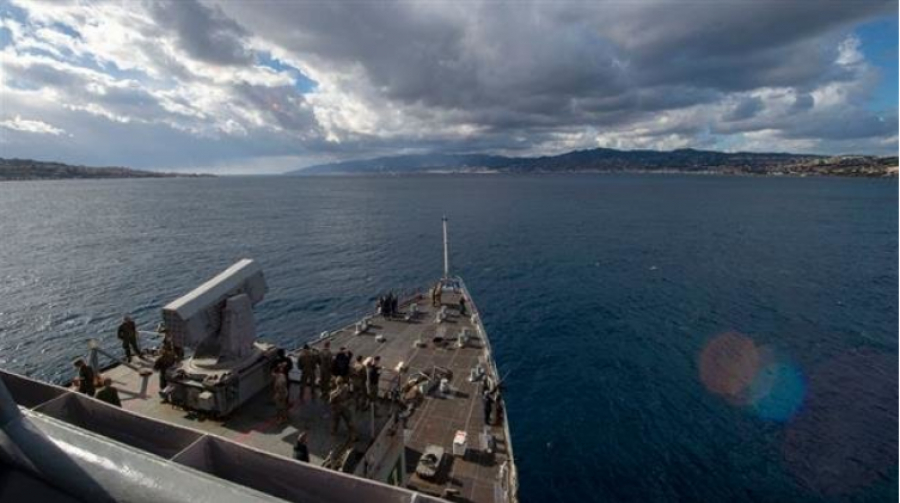 L&#039;USS Fort McHenry appareille vers la mer Noire