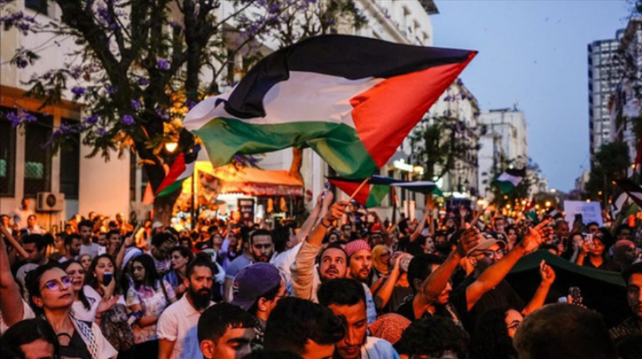 Les Tunisiens sont descendus dans la rue pour protester contre l’assassinat des commandants de la Résistance