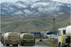 Moscou affirme que le trafic de pétrole de Daech vers la Turquie se poursuit par de nouvelles routes
