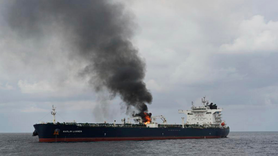 Un navire britannique en feu dans le golfe d&#039;Aden après une frappe des forces yéménites