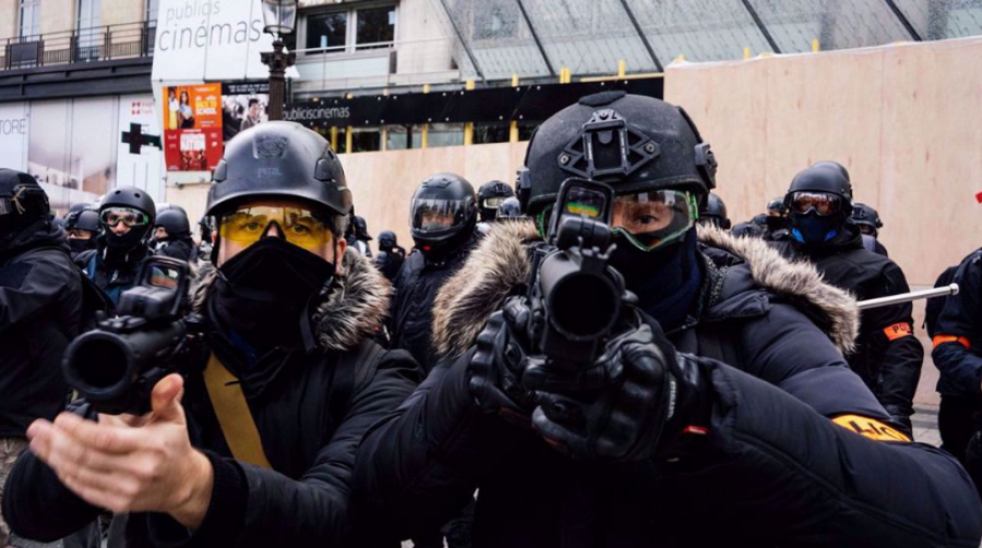 Brutalité policière en France : un homme éborgné par un tir de LBD pendant les manifestations