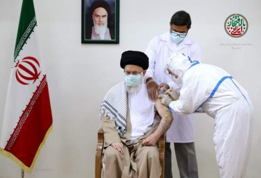 Le leader reçoit la deuxième dose du vaccin COVID-19 fabriqué en Iran