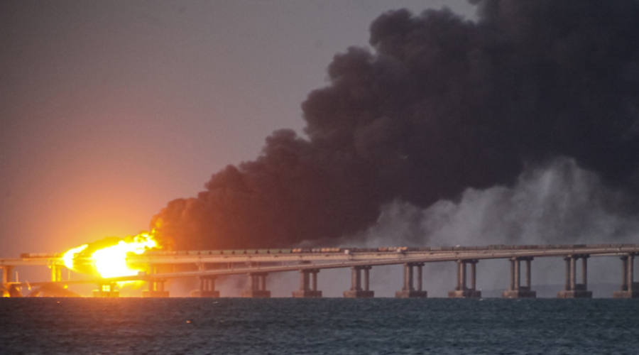 La DCA russe neutralise la nouvelle frappe ukrainienne sur le pont de Crimée