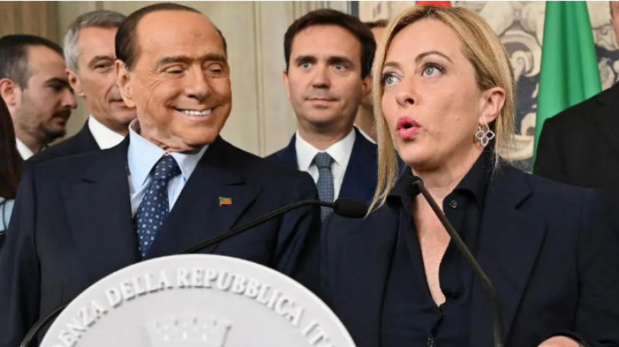 Meloni, du parti post-fasciste, devient la première femme Premier ministre en Italie