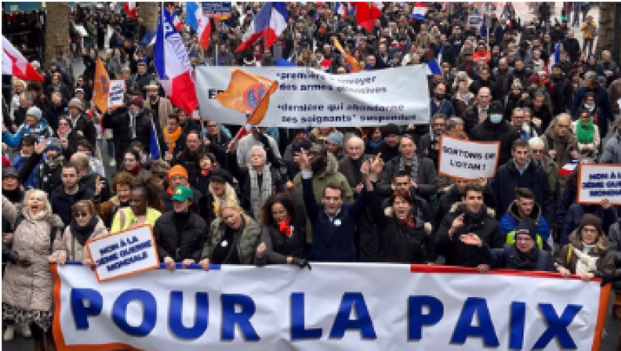 France: manifestation anti-OTAN et contre les livraisons d&#039;armes à l&#039;Ukraine