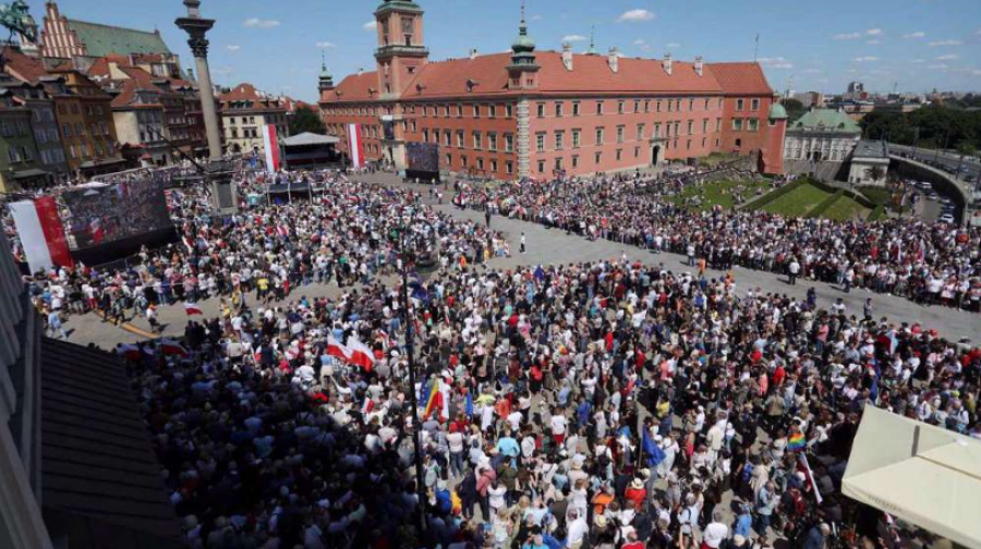 Pologne : manifestation anti-gouvernementale à Varsovie