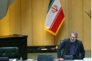 Larijani redevient le président permanent du Parlement iranien