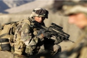 Les soldats afghans tuent 75 rebelles talibans et arrêtent un commandant clé
