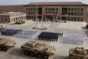 Que cherche Pékin en installant une base militaire à Djibouti ?