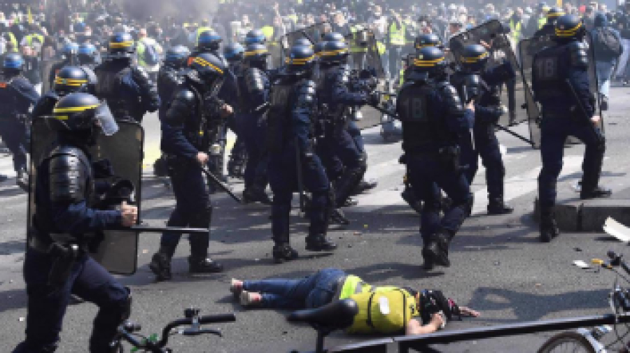 Brutalité policière : la plaie ouverte de la société française (Débat)