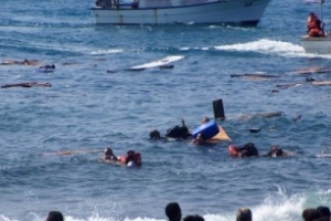 Un bateau a coulé en Méditerranée avec 400 migrants à bord