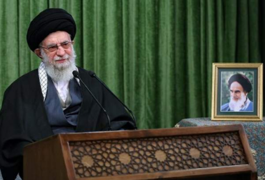 L&#039;ayatollah Khamenei dénonce le point de vue occidental sur les femmes