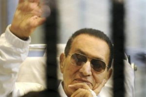 Acquitté de l&#039;accusation de meurtre de plus de 800 Egyptiens, l&#039;ex-président Moubarak sera rejugé pour corruption