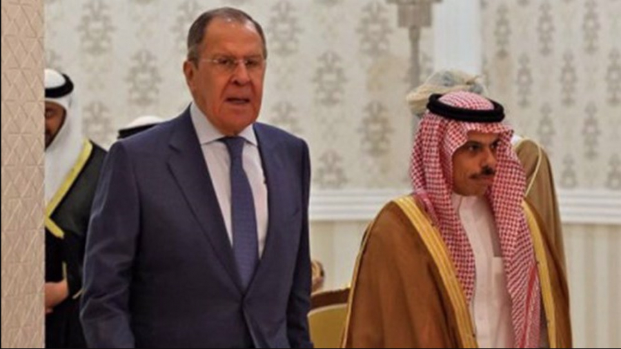 Lavrov en visite en Arabie sur fond de pression US