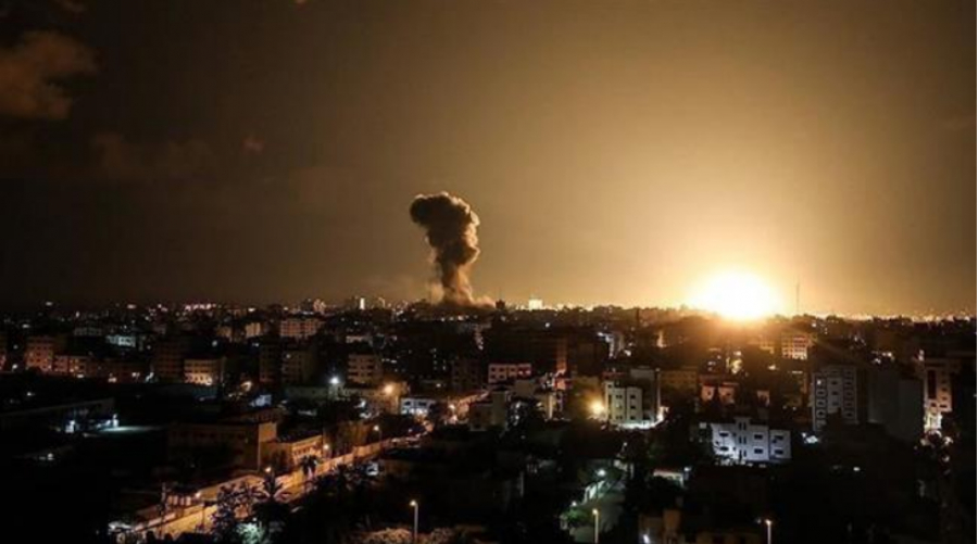 Israël frappe, Gaza riposte fort