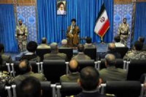 Rahbar: Militer Iran harus Mempersiapkan Diri Hadapi Musuh