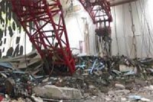 Crane Roboh di Mekkah, Puluhan Jamaah Wafat